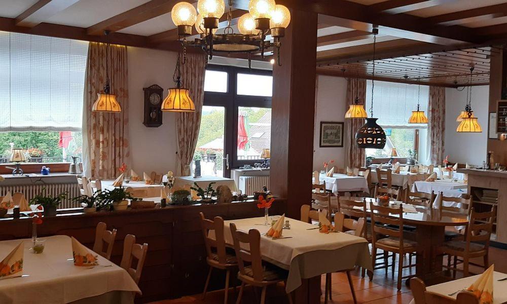Hotel & Restaurant Krone Waldbronn Exterior photo